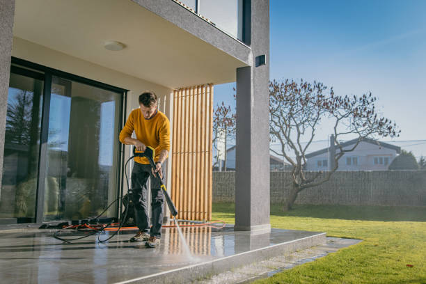 Best Animal Enclosure Cleaning  in Saginaw, TX